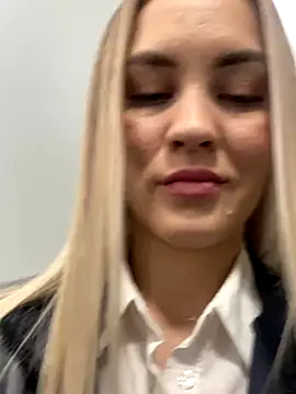 Snapshot of DreamGirl-777 chatting on 2, 12, 2024 DreamGirl-777 online show from 2, 12, 2024