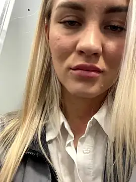 Snapshot of DreamGirl-777 chatting on 2, 12, 2024 DreamGirl-777 online show from 2, 12, 2024