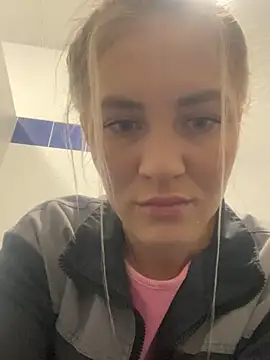 Snapshot of DreamGirl-777 chatting on 4, 12, 2024 DreamGirl-777 online show from 4, 12, 2024