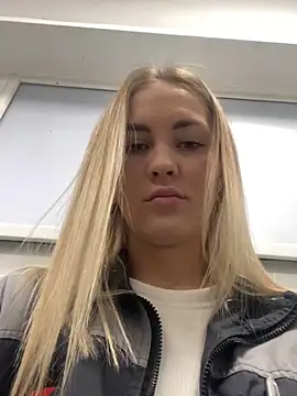 Snapshot of DreamGirl-777 chatting on 5, 12, 2024 DreamGirl-777 online show from 5, 12, 2024