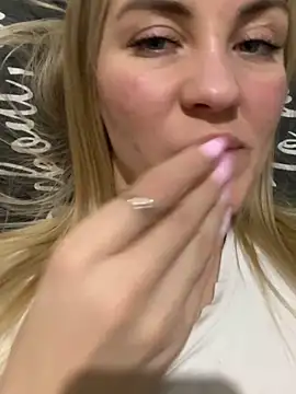 Snapshot of DreamGirl-777 chatting on 6, 12, 2024 DreamGirl-777 online show from 6, 12, 2024