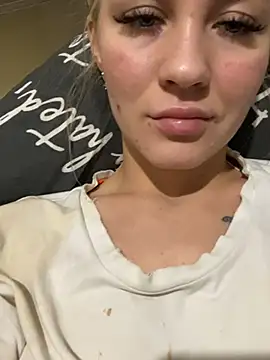 Snapshot of DreamGirl-777 chatting on 8, 12, 2024 DreamGirl-777 online show from 8, 12, 2024