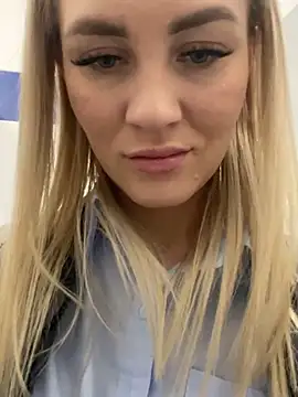 Snapshot of DreamGirl-777 chatting on 10, 12, 2024 DreamGirl-777 online show from 10, 12, 2024