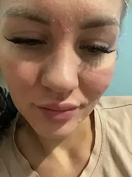 Snapshot of DreamGirl-777 chatting on 17, 12, 2024 DreamGirl-777 online show from 17, 12, 2024