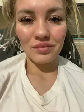 Snapshot of DreamGirl-777 chatting on 19, 12, 2024 DreamGirl-777 online show from 19, 12, 2024