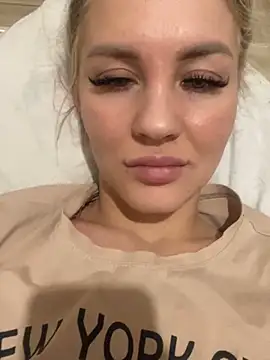 Snapshot of DreamGirl-777 chatting on 7, 1, 2025 DreamGirl-777 online show from 7, 1, 2025