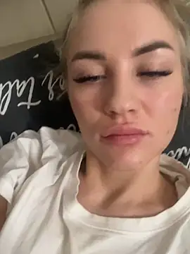 Snapshot of DreamGirl-777 chatting on 19, 1, 2025 DreamGirl-777 online show from 19, 1, 2025