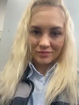 Snapshot of DreamGirl-777 chatting on 20, 1, 2025 DreamGirl-777 online show from 20, 1, 2025