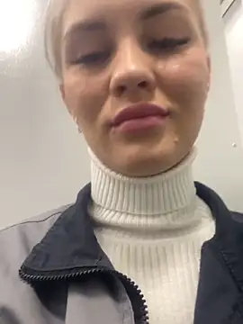 Snapshot of DreamGirl-777 chatting on 21, 1, 2025 DreamGirl-777 online show from 21, 1, 2025