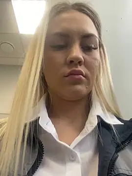 Snapshot of DreamGirl-777 chatting on 22, 1, 2025 DreamGirl-777 online show from 22, 1, 2025