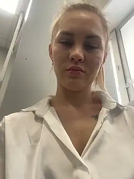 Snapshot of DreamGirl-777 chatting on 23, 1, 2025 DreamGirl-777 online show from 23, 1, 2025