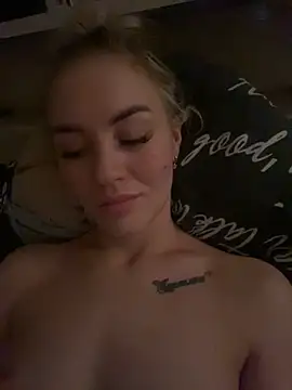 Snapshot of DreamGirl-777 chatting on 25, 1, 2025 DreamGirl-777 online show from 25, 1, 2025