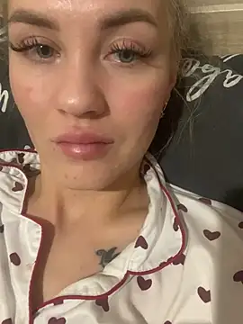 Snapshot of DreamGirl-777 chatting on 31, 1, 2025 DreamGirl-777 online show from 31, 1, 2025