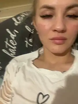 Snapshot of DreamGirl-777 chatting on 1, 2, 2025 DreamGirl-777 online show from 1, 2, 2025