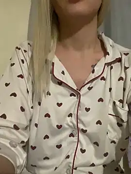 Snapshot of DreamGirl-777 chatting on 7, 2, 2025 DreamGirl-777 online show from 7, 2, 2025