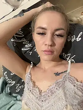 Snapshot of DreamGirl-777 chatting on 8, 2, 2025 DreamGirl-777 online show from 8, 2, 2025