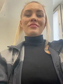 Snapshot of DreamGirl-777 chatting on 19, 2, 2025 DreamGirl-777 online show from 19, 2, 2025