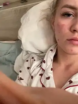 Snapshot of DreamGirl-777 chatting on 22, 2, 2025 DreamGirl-777 online show from 22, 2, 2025