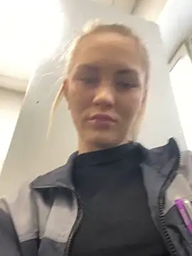 Snapshot of DreamGirl-777 chatting on 26, 2, 2025 DreamGirl-777 online show from 26, 2, 2025