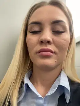 Snapshot of DreamGirl-777 chatting on 18, 3, 2025 DreamGirl-777 online show from 18, 3, 2025