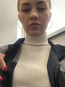 Snapshot of DreamGirl-777 chatting on 21, 3, 2025 DreamGirl-777 online show from 21, 3, 2025