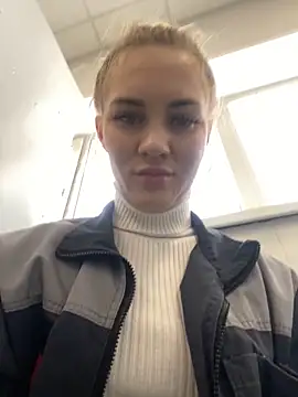 Snapshot of DreamGirl-777 chatting on 21, 3, 2025 DreamGirl-777 online show from 21, 3, 2025