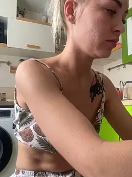 Snapshot of DreamGirl-777 chatting on 6, 10, 2025 DreamGirl-777 online show from 6, 10, 2025