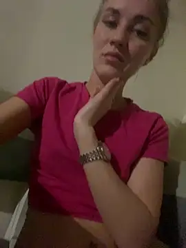 Snapshot of DreamGirl-777 chatting on 8, 10, 2025 DreamGirl-777 online show from 8, 10, 2025