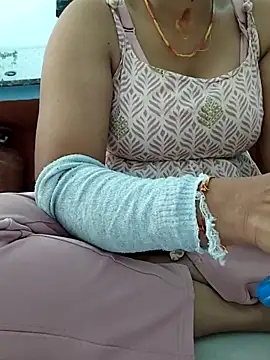 Snapshot of Archna-ji chatting on 7, 10, 2025 Archna-ji online show from 7, 10, 2025