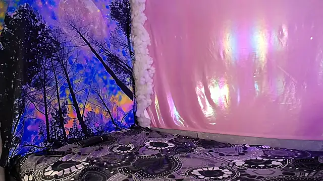 Snapshot of lilit_kyteler chatting on 4, 12, 2025 lilit kyteler online show from 4, 12, 2025