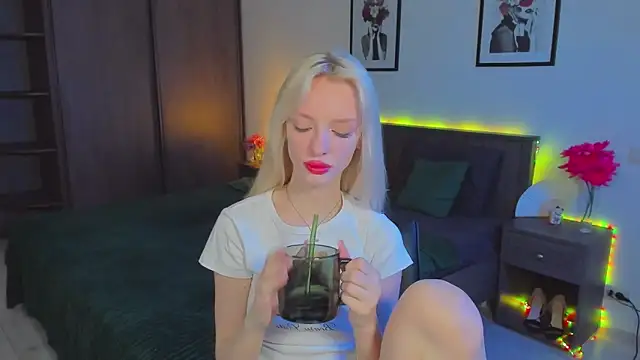 AleksaBlonde online show from 25, 1, 2025