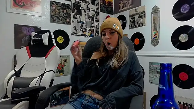 molly witha chance online show from 19, 1, 2025