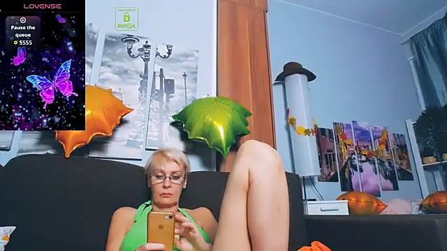 HelgaHimmell online show from 6, 11, 2025