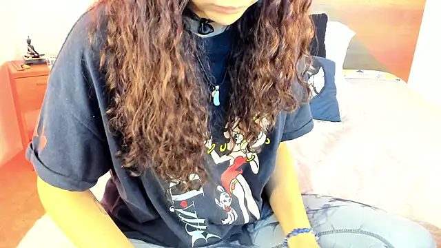 Snapshot of YenniferCurly chatting on 6, 2, 2025 YenniferCurly online show from 6, 2, 2025