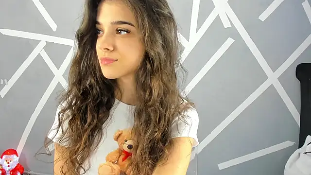 Snapshot of BabyAylin chatting on 4, 12, 2024 BabyAylin online show from 4, 12, 2024