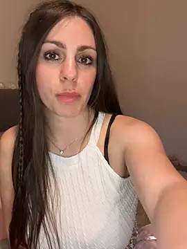 Loella-Rose online show from 10, 3, 2025