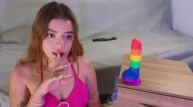 Snapshot of maddy066 chatting on 4, 1, 2025 maddy066 online show from 4, 1, 2025