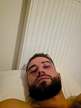 Snapshot of Vekie_007 chatting on 25, 11, 2025 Vekie 007 online show from 25, 11, 2025