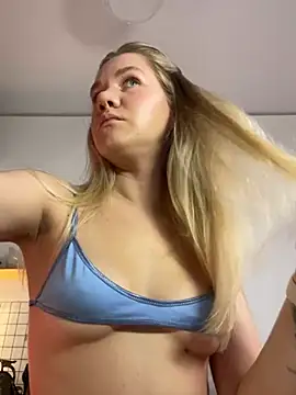 Snapshot of teasecake chatting on 6, 12, 2024 teasecake online show from 6, 12, 2024