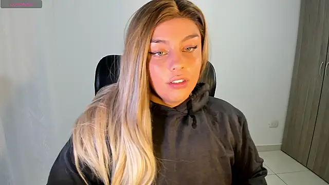 Snapshot of Fieryfenixx chatting on 8, 1, 2025 Fieryfenixx online show from 8, 1, 2025