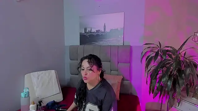 hanny milf online show from 18, 7, 2026