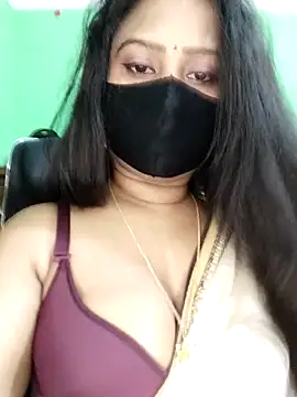 Idhika Paul online show from 4, 3, 2026