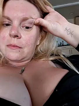 pinkieMilfPUSY online show from 2, 6, 2026