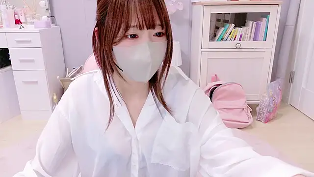 Snapshot of Yui-Ch chatting on 23, 2, 2025 Yui-Ch online show from 23, 2, 2025
