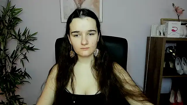 Snapshot of KateDelight chatting on 1, 2, 2025 KateDelight online show from 1, 2, 2025