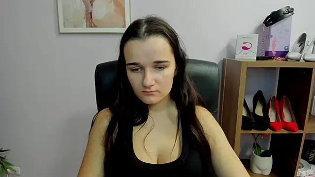 Snapshot of KateDelight chatting on 8, 11, 2025 KateDelight online show from 8, 11, 2025