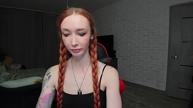 Roxy Silver online show from 27, 10, 2025