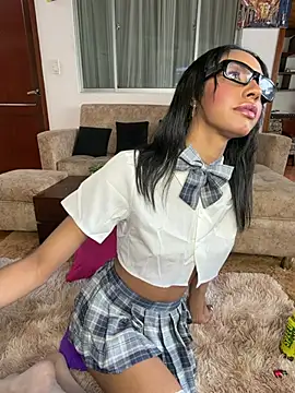 Snapshot of xenia_golden chatting on 27, 7, 2026 xenia golden online show from 27, 7, 2026
