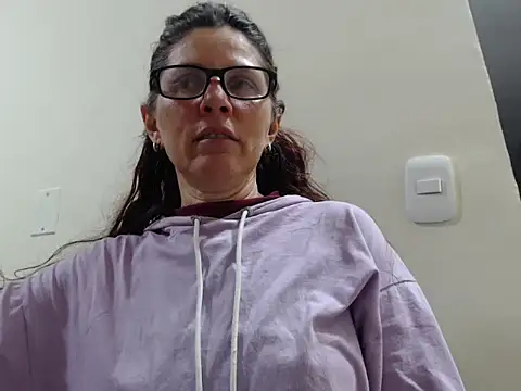 Alicia inblack online show from 12, 9, 2025