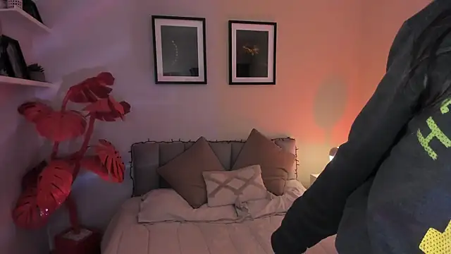 Violetta Nur online show from 11, 2, 2026